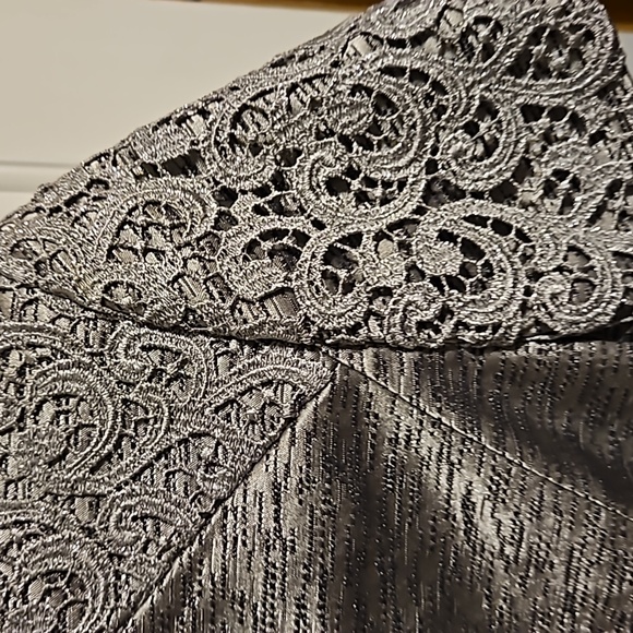 Tahari silver vintage peplum style short sleeve jacket w/ gem stone buttons - Picture 8 of 8